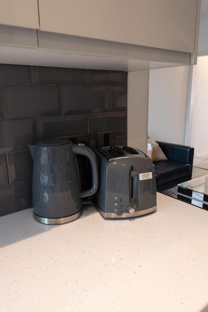 Stylish & Spacious City Centre 3-Bedroom Townhouse - Sleeps 6 Canterbury Esterno foto