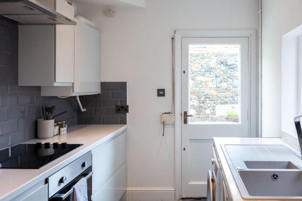 Stylish & Spacious City Centre 3-Bedroom Townhouse - Sleeps 6 Canterbury Esterno foto